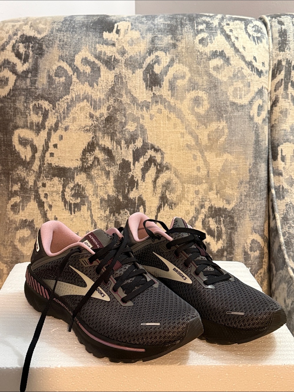 Brooks Women's Black and Pink Mesh Running Sneakers